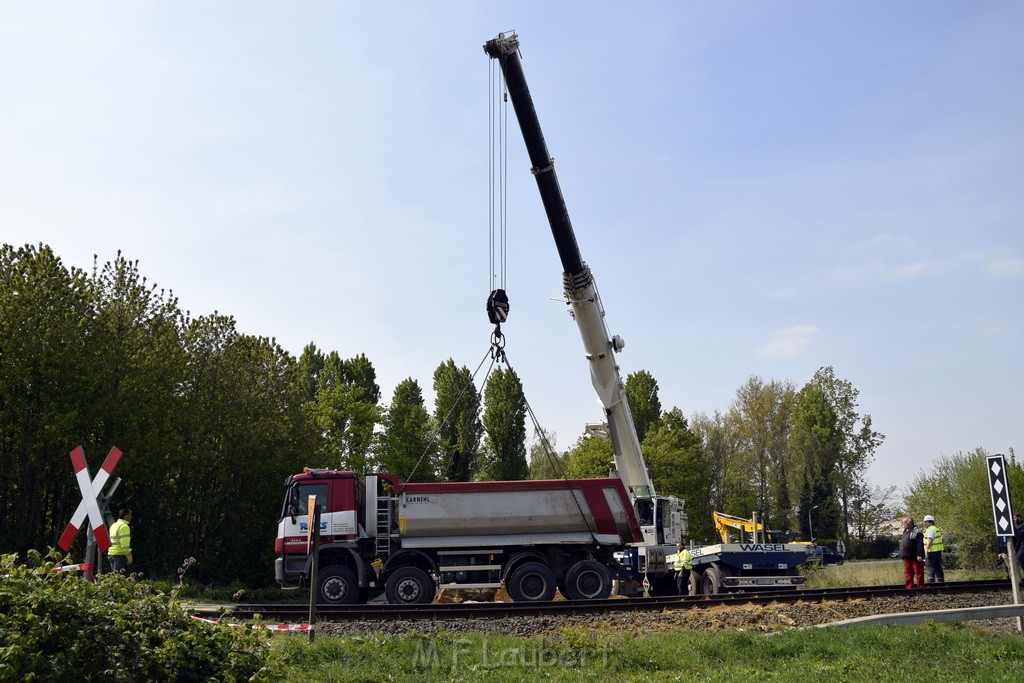 Schwerer VU LKW Zug Bergheim Kenten Koelnerstr P517.JPG - Miklos Laubert